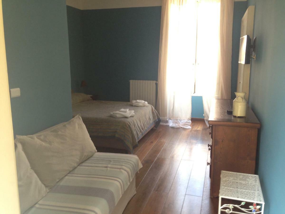 B & B Luca Giordano N6 Neapel Exteriör bild